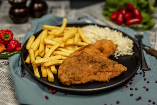 Piept pui pane + Garnitura