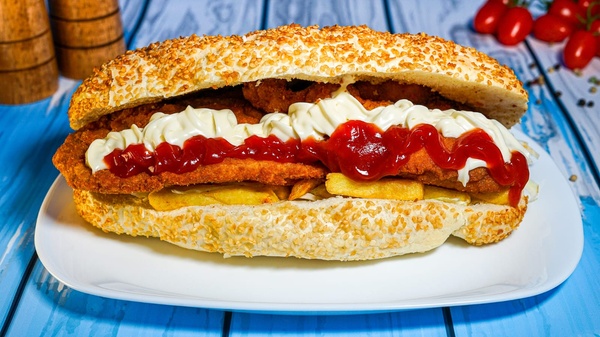 Sandwich MIC cu piept de pui