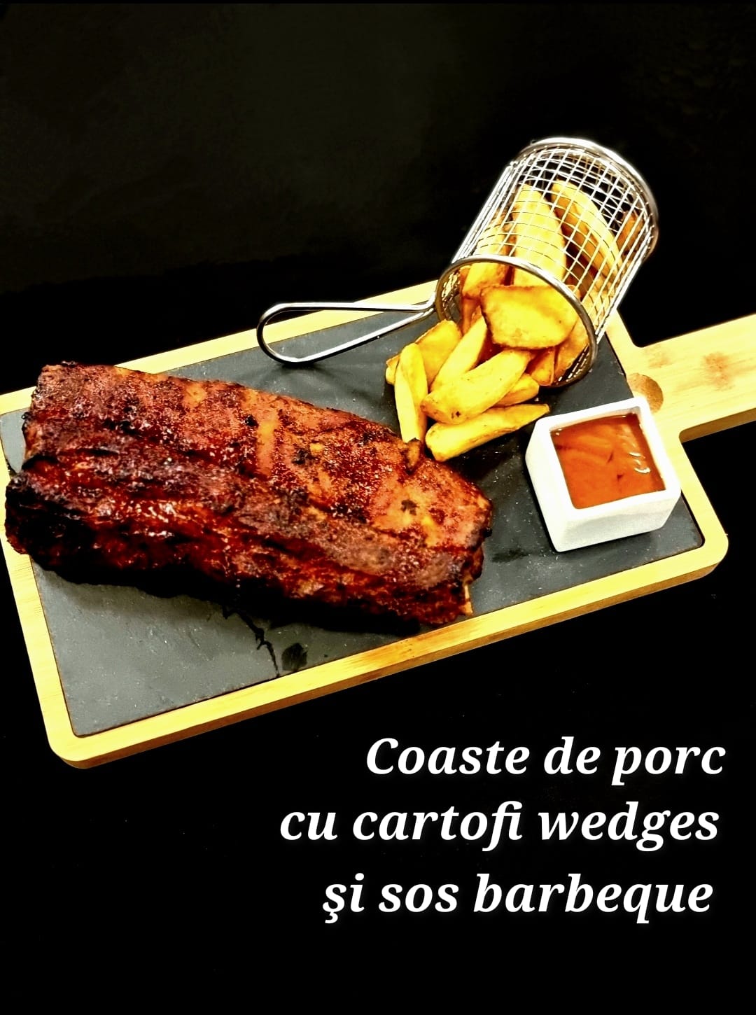 Coaste de porc cu cartofi wedges