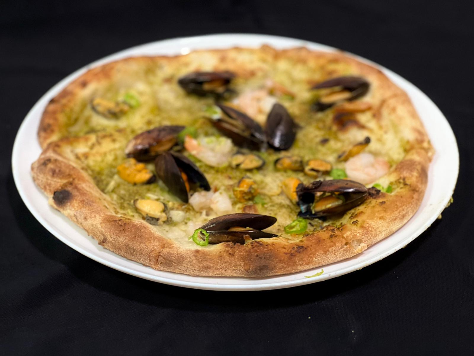 Pizza cu fructe de mare 